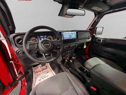 New 2026 Jeep Wrangler Unlimited Rubicon w/ Whitecap Package AWD/4WD image 6