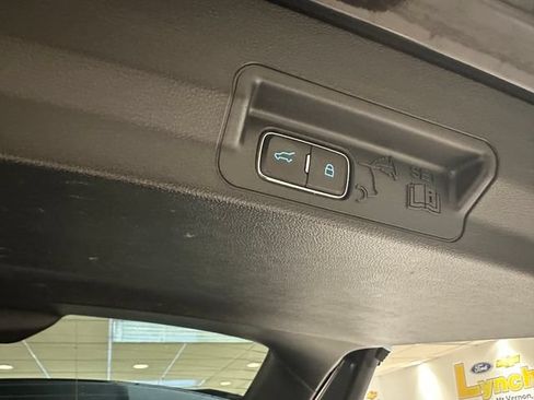 Used 2023 Ford Explorer Limited w/ Limited Technology Package AWD/4WD image 22