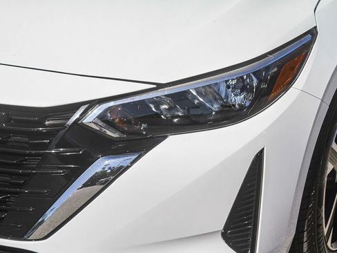 Used 2024 Nissan Sentra SV FWD image 4