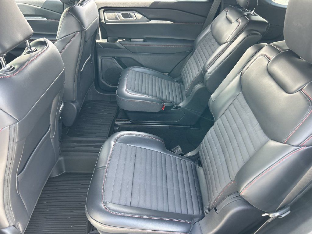 Used 2025 Ford Explorer ST-Line w/ Premium Package RWD image 25