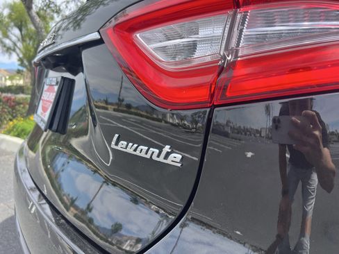 Used 2019 Maserati Levante image 3