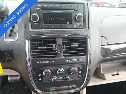 Used 2013 Dodge Grand Caravan SXT FWD image 14