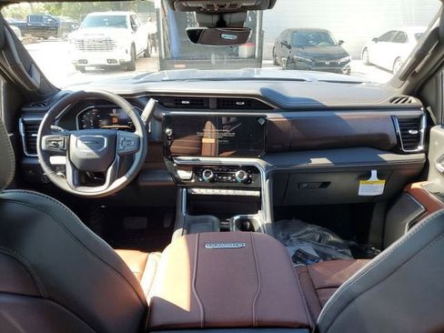 New 2026 GMC Sierra 3500 Denali Ultimate AWD/4WD image 13