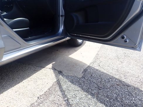 Used 2012 MAZDA MAZDA3 i Touring FWD image 25