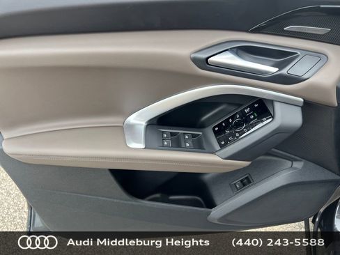 Used 2025 Audi Q5 Premium Plus w/ Premium Plus AWD/4WD image 12