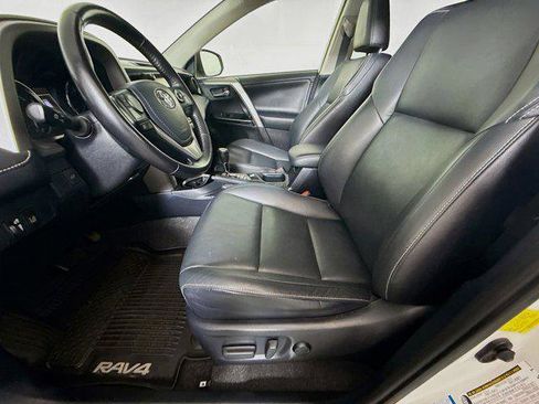 Used 2016 Toyota RAV4 Limited image 11