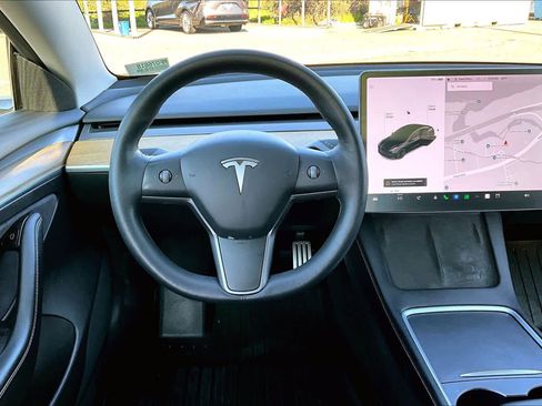 Used 2021 Tesla Model 3 Performance image 6