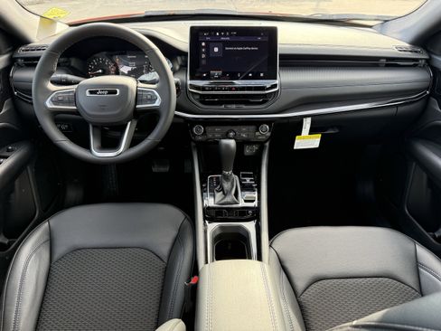 New 2026 Jeep Compass Latitude AWD/4WD image 10