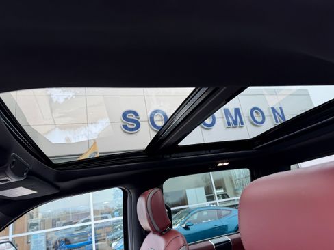 Certified 2021 Ford F250 Platinum w/ FX4 Off-Road Package image 15