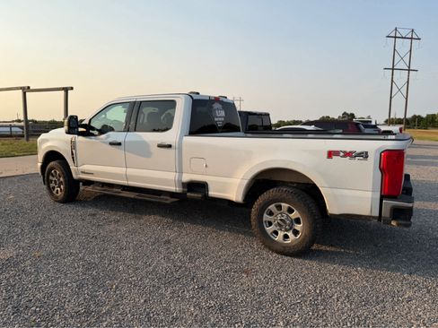 Used 2023 Ford F250 XLT w/ FX4 Off-Road Package AWD/4WD image 5