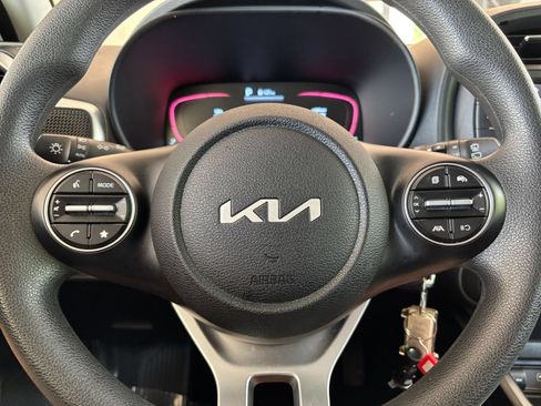 Used 2025 Kia Soul LX w/ LX Technology Package FWD image 25