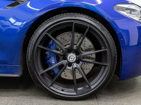 Used 2018 BMW M5 image 23