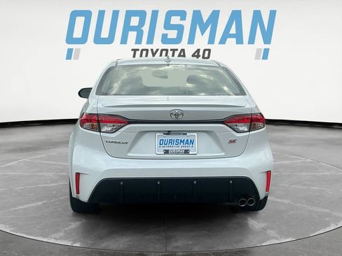 Used 2024 Toyota Corolla SE w/ SE Convenience Package image 6