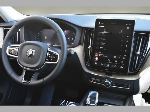 Certified 2026 Volvo XC60 B5 Plus w/ Protection Package Premier AWD/4WD image 18