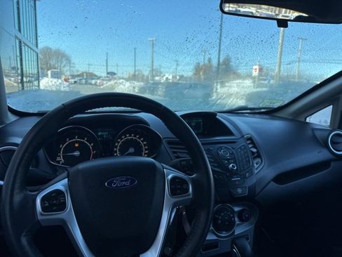 Used 2016 Ford Fiesta SE image 19