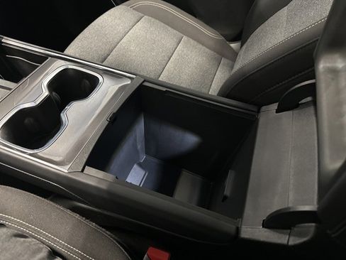 Used 2025 GMC Acadia Elevation image 31