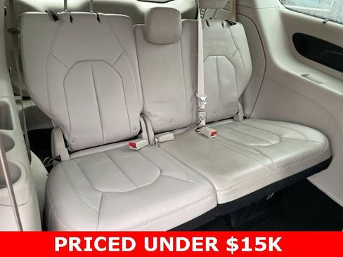 Certified 2017 Chrysler Pacifica Touring-L w/ Tire & Wheel Group image 32