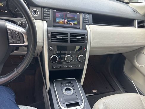 Used 2016 Land Rover Discovery Sport HSE image 11