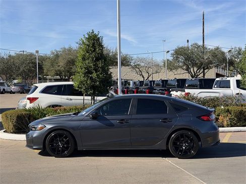 Used 2025 Honda Civic Sport image 4