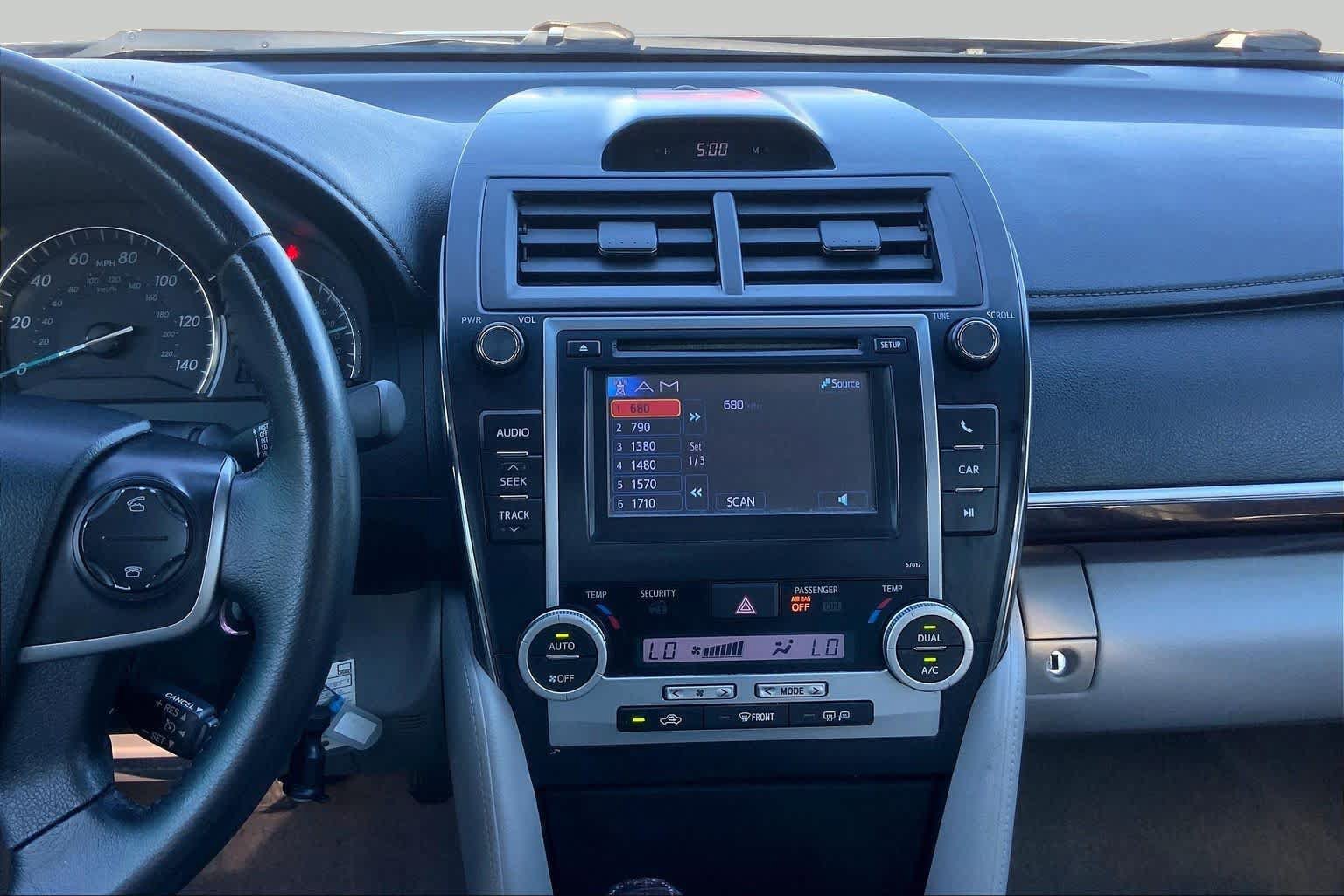 Used 2012 Toyota Camry XLE FWD image 6