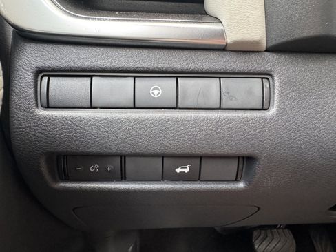 Used 2023 Nissan Rogue SV w/ SV Premium Package image 29