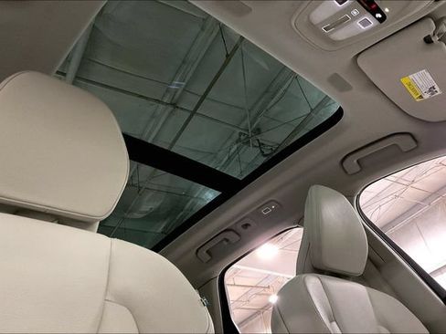 Certified 2024 Volvo XC60 B5 Plus w/ Climate Package AWD/4WD image 25