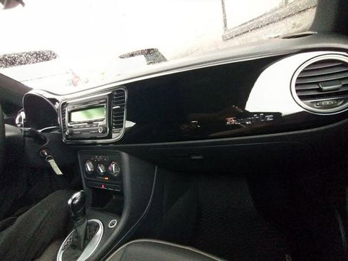 Used 2015 Volkswagen Beetle 1.8T image 38