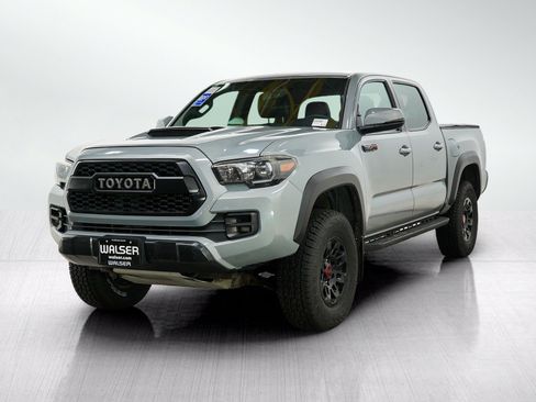 Used 2017 Toyota Tacoma TRD Pro AWD/4WD image 3