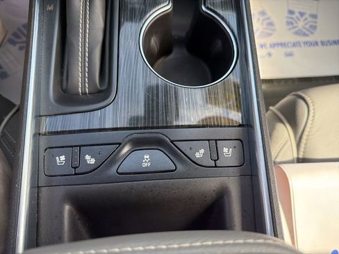 Used 2018 Chevrolet Impala Premier w/ Premier Confidence Package image 28