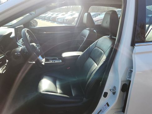 Certified 2023 Nissan Altima 2.5 SR w/ SR Premium Package image 14