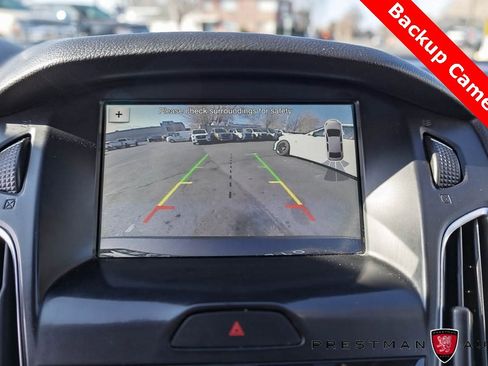 Used 2018 Ford Focus Titanium image 12