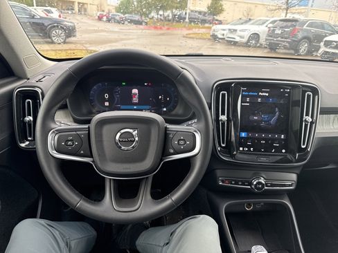 Certified 2025 Volvo XC40 B5 Plus image 20