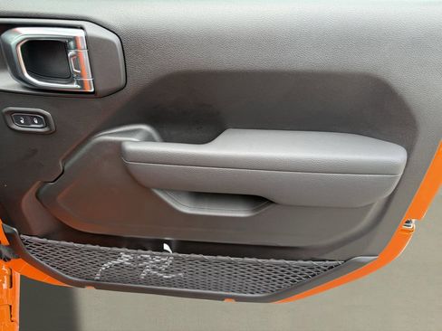 New 2025 Jeep Gladiator Sport image 24