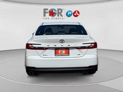 Used 2025 Toyota Camry SE FWD image 4