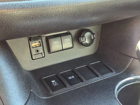 Used 2018 Toyota Highlander SE FWD image 45