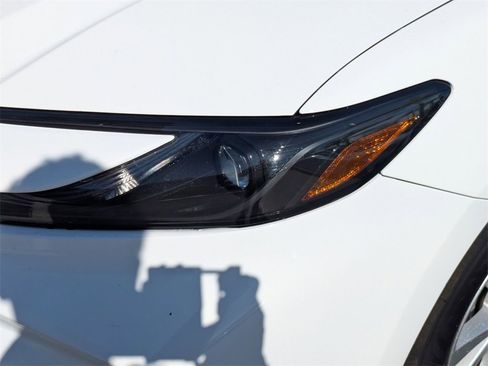 Used 2025 Toyota Camry LE image 11
