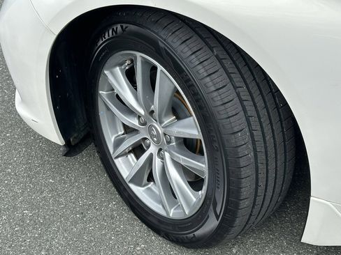 Used 2015 INFINITI Q50 Premium w/ Navigation Package image 38