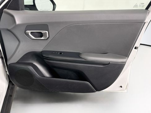 Used 2025 Kia K4 FWD image 30