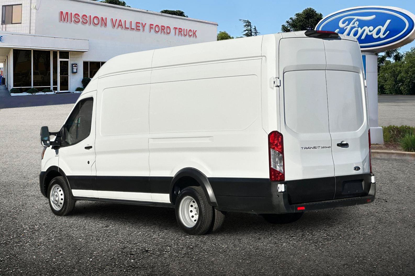 Used 2022 Ford Transit 350 148 High Roof Extended DRW w/ Upfitter Package RWD image 6