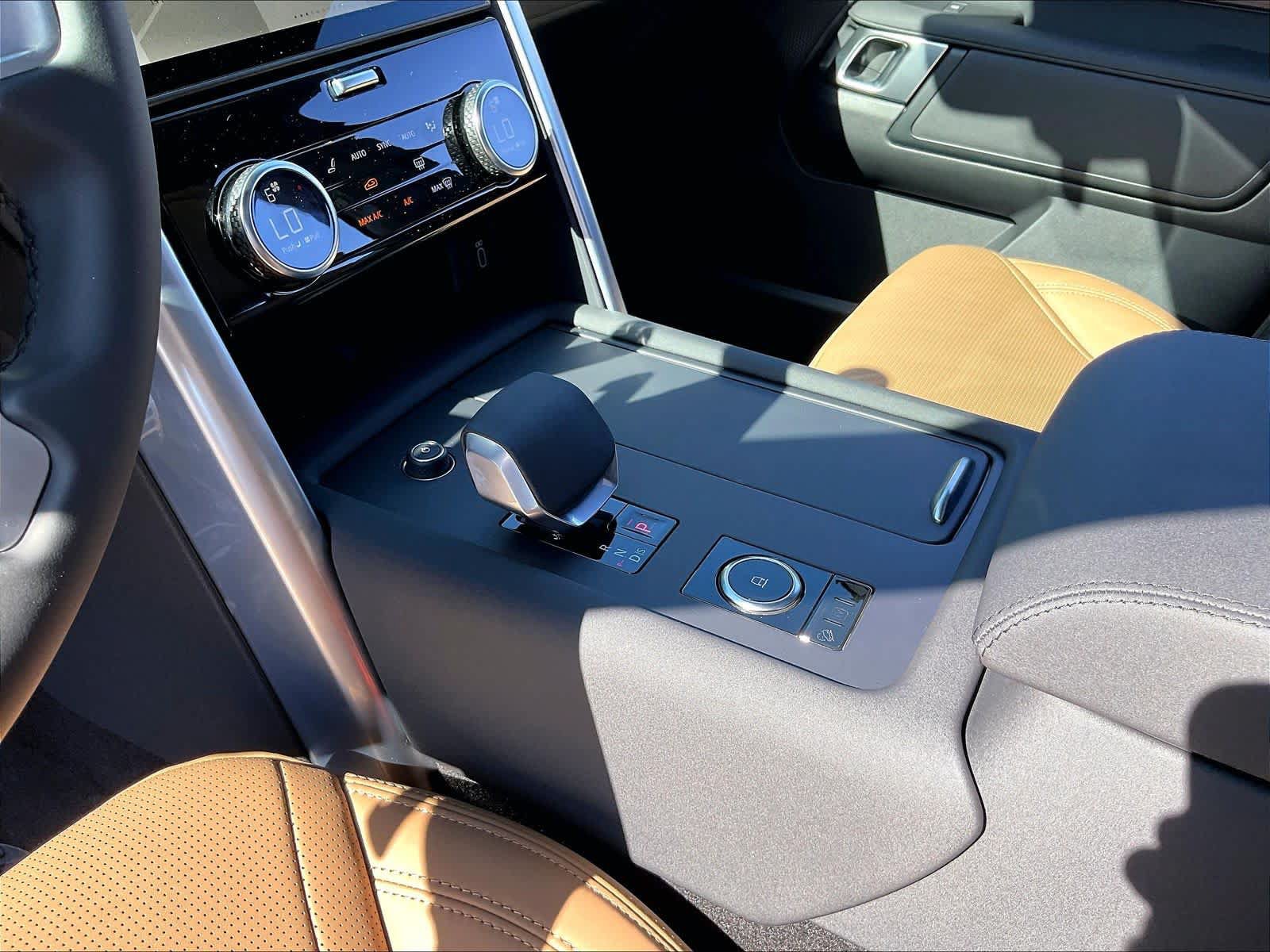 New 2026 Land Rover Discovery Dynamic SE AWD/4WD image 10