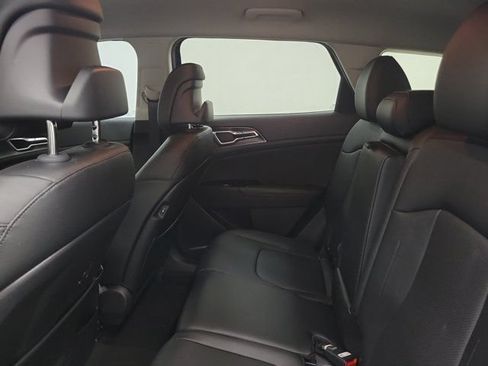 Used 2025 Kia Sportage EX FWD image 12