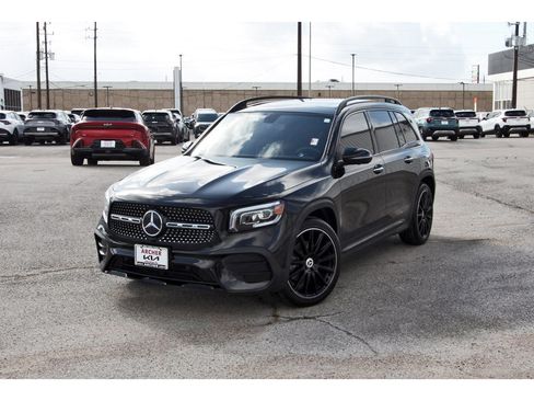 Used 2023 Mercedes-Benz GLB 250 image 3