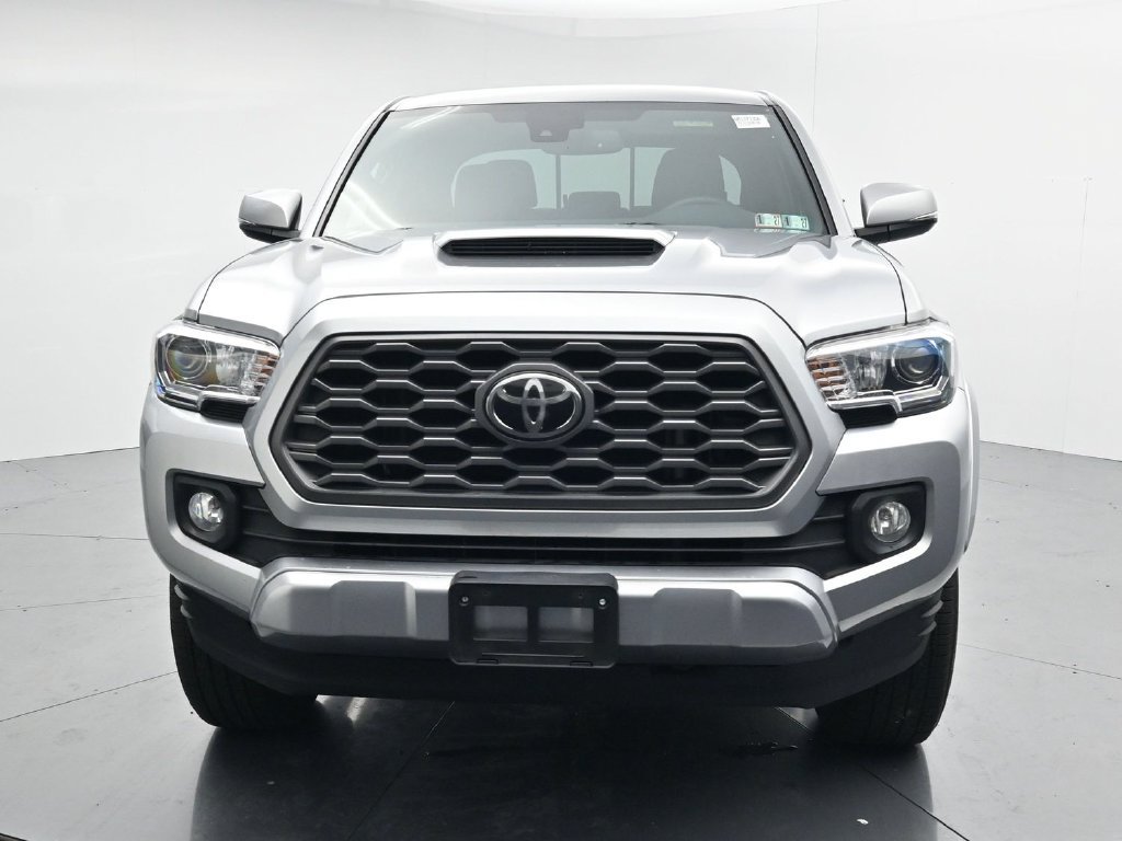 Used 2022 Toyota Tacoma TRD Sport AWD/4WD image 3