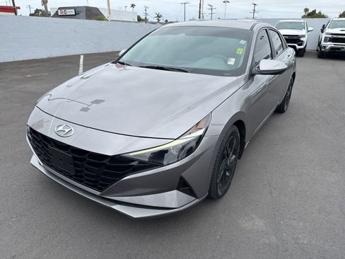 Used 2023 Hyundai Elantra SEL FWD image 1