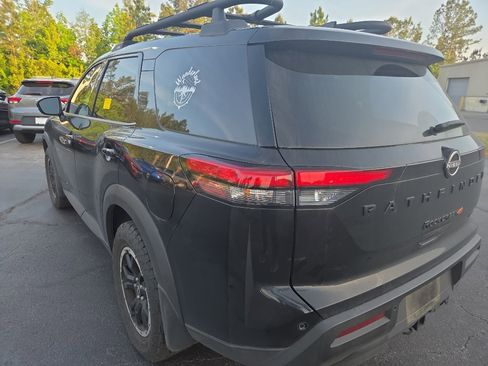 Used 2025 Nissan Pathfinder Rock Creek image 4