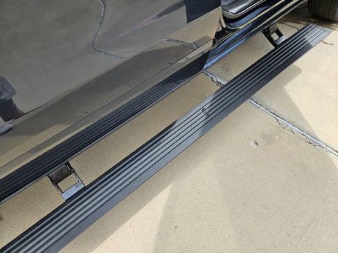 New 2026 RAM 1500 Laramie AWD/4WD image 7