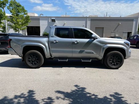 Used 2024 Toyota Tacoma SR5 RWD image 7