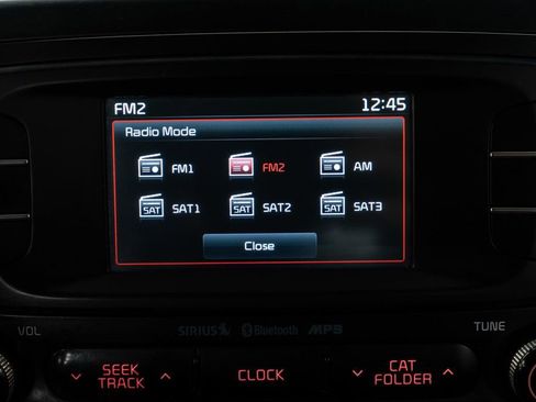 Used 2016 Kia Soul + image 19