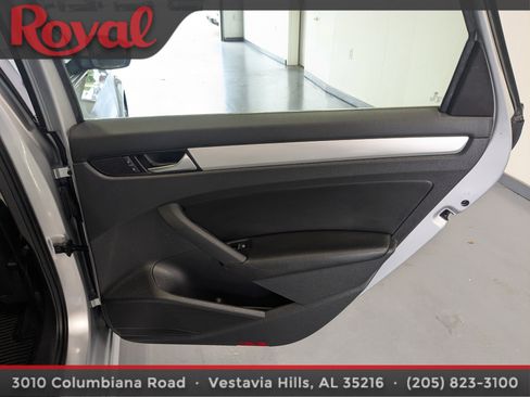 Used 2013 Volkswagen Passat 2.5 SE FWD image 9