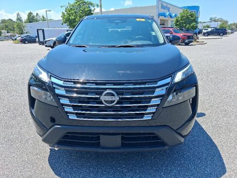Used 2024 Nissan Rogue SV FWD image 2